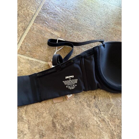 Skims Fits Everybody Strapless Bra Onyx Size 32C - Picture 9 of 9